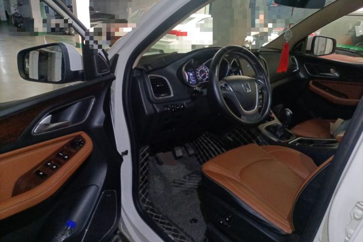 Used Baojun 560 2017 Rhythmic Edition 1.5T Manual Enjoyment Model
