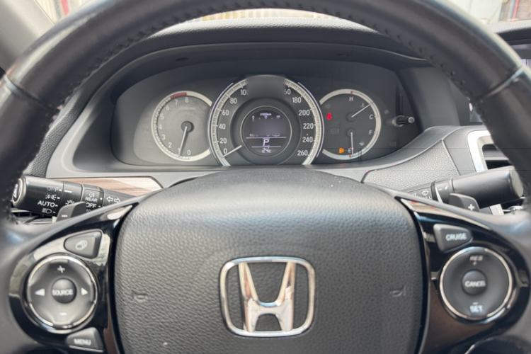 Used Honda Accord 2016 2.4L Luxury Edition
