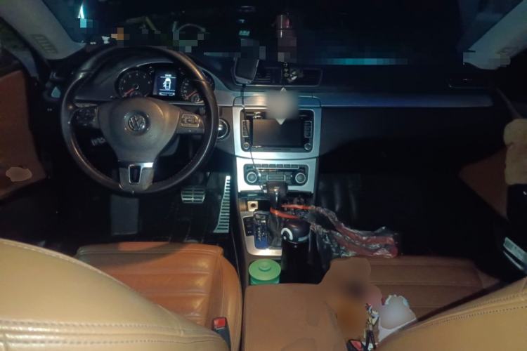 Used Volkswagen FAW-Volkswagen CC 2010 2.0 TSI Luxury Model Center Console