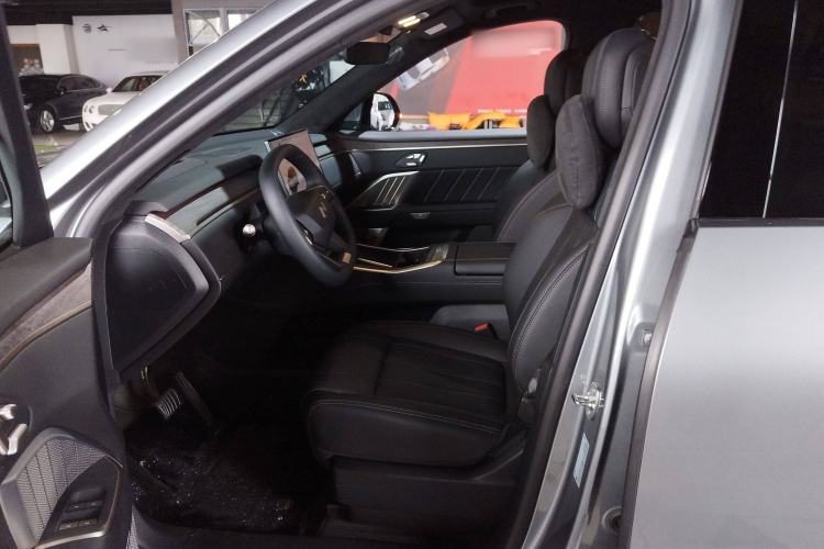 Used ONVO Luxeed L90 2025 Model—Ultra Six-Seater Version
