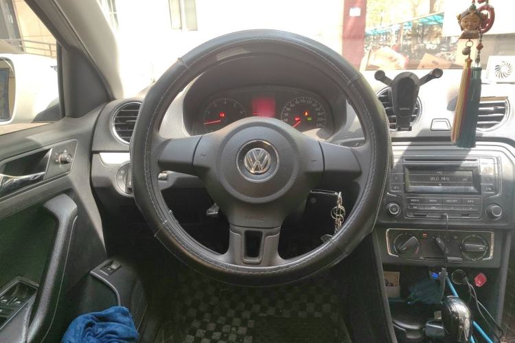 Used Volkswagen Jetta 2015 1.6L Automatic Comfort Model Steering Wheel