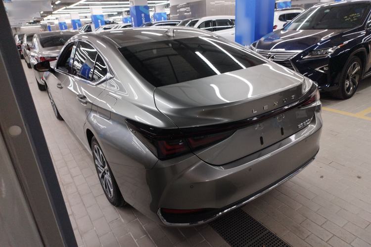 Used Lexus ES 2025 200 Premium Edition
