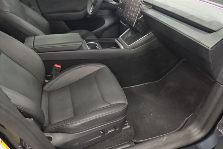Used Tesla Model Y 2025 Long-Range All-Wheel Drive First Edition
