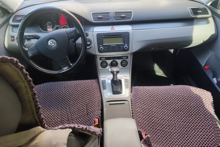 Used Volkswagen Magotan 2009 1.8 TSI DSG Comfort Edition Center Console