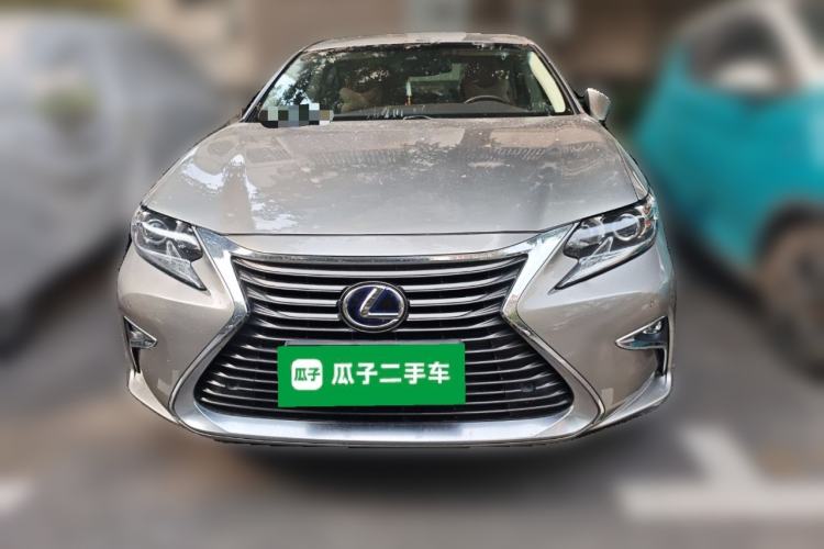 Used Lexus ES 2015 300h Comfort Edition
