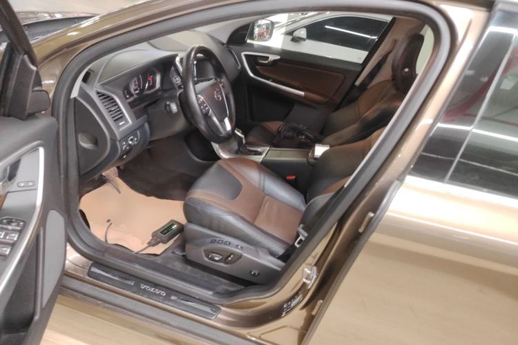 Used Volvo XC60 2017 T5 AWD Smart Range Edition Left Front Seat