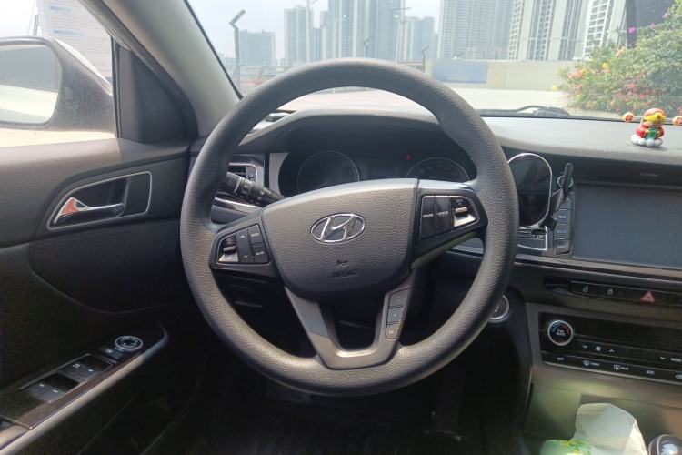 Used Hyundai Mistra 2014 1.8L Automatic Smart GLS
