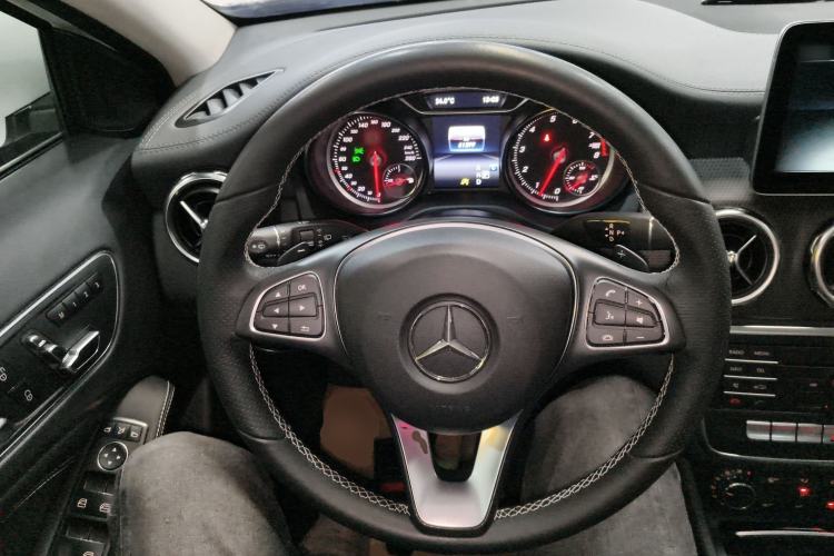 Used Mercedes-Benz GLA 2017 GLA 200 Fashion Model