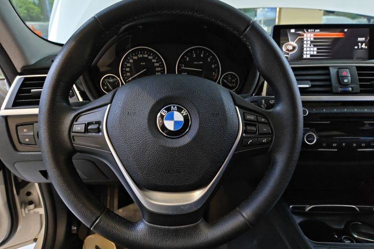 Used BMW 3 Series 2017 320Li Fashion Model Steering Wheel