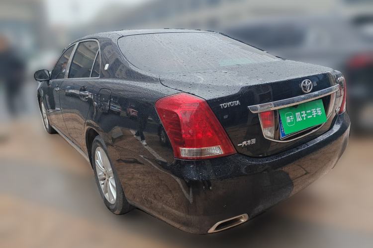 Used Toyota Crown 2011 2.5L Royal Special Edition with Leather and Sunroof