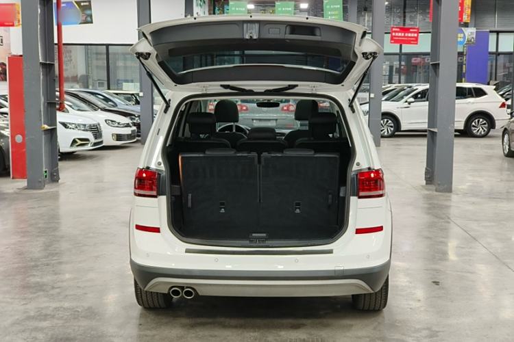 Used Volkswagen Touran 2018 Volkswagen Touran L 280TSI DSG Boundary Edition 7 Seats China VI Standard