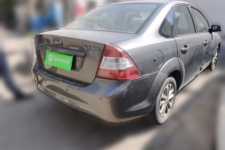 Used Ford Focus 2013 Sedan Classic 1.8L Manual Base Model