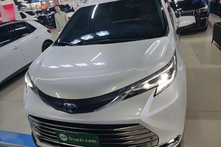 Used Toyota Sienna 2023 2.5L Hybrid Comfort Edition
