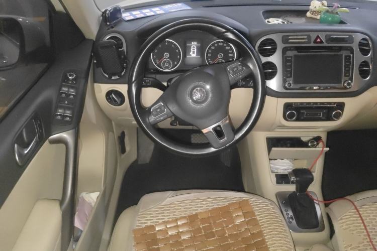 Used Volkswagen Tiguan 2010 1.8 TSI Automatic Two-Wheel Drive Trend Edition Steering Wheel