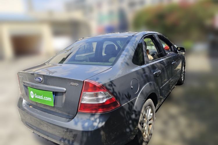 Used Ford Focus 2011 Sedan 1.8L Automatic Fashion Edition
