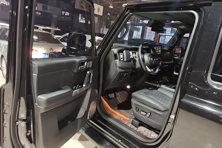 Used 212 T01 2024 2.0T Explorer