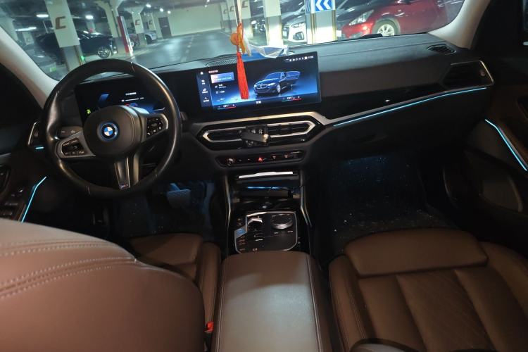 Used BMW i3 2022 eDrive 35 L
