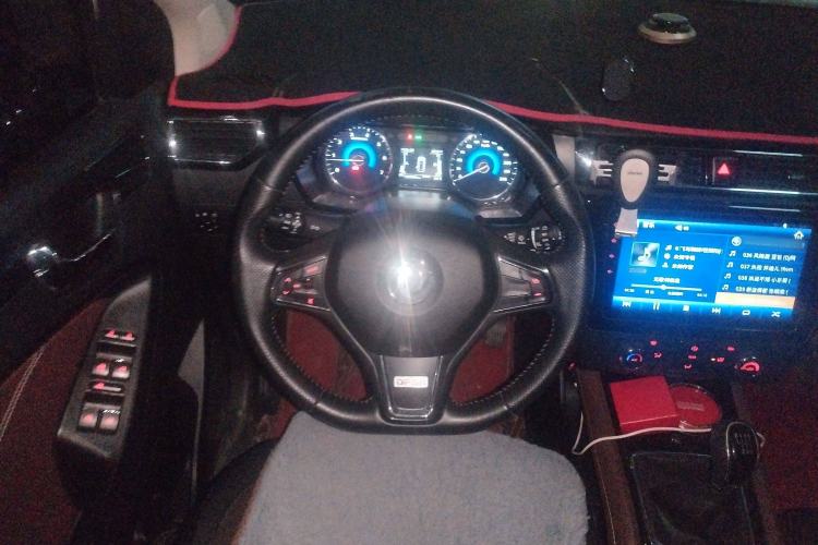 Used Dongfeng Fengon 580 2016 1.5T Manual Luxury Edition