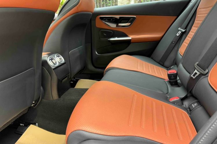 Used Mercedes-Benz C-Class 2023 C 260 L Sport Edition Interior 4