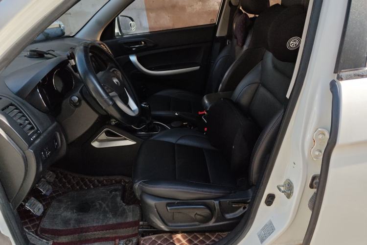 Used CHANGAN CS35 2016 1.6L Manual Luxury Model China V Standard