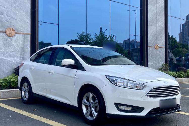 Used Ford Focus 2015 Sedan 1.6L Automatic Comfort Model Exterior 5