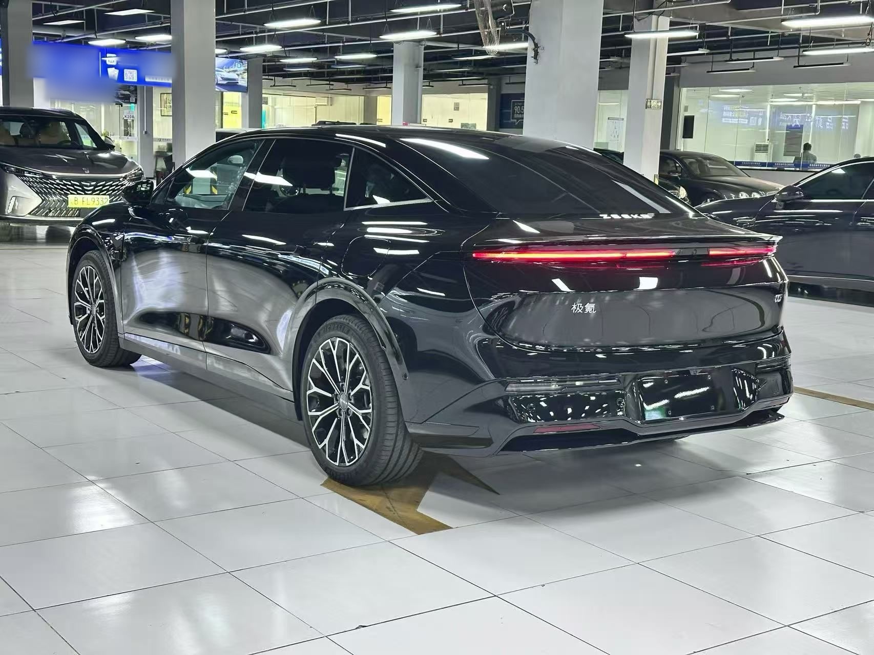 Zeekr 007 2026 Model Rear-Drive Max Version 75 kWh — снимка 4