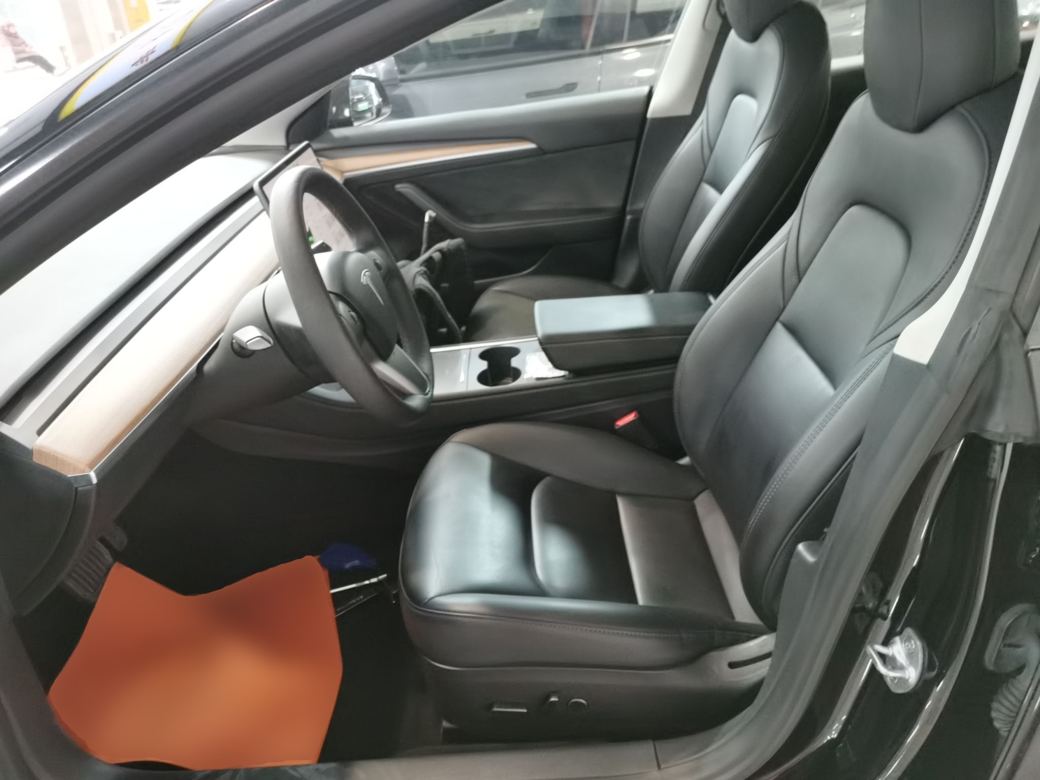 Переднее сиденье в автомобиле