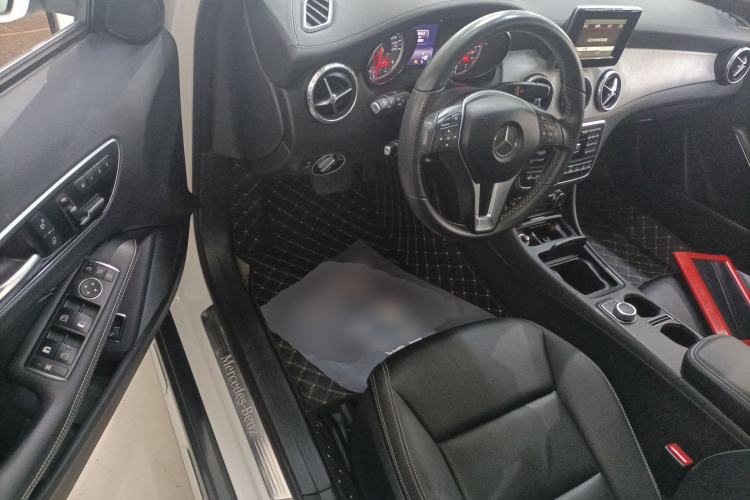 Used Mercedes-Benz GLA 2015 GLA 220 4MATIC Luxury Model
