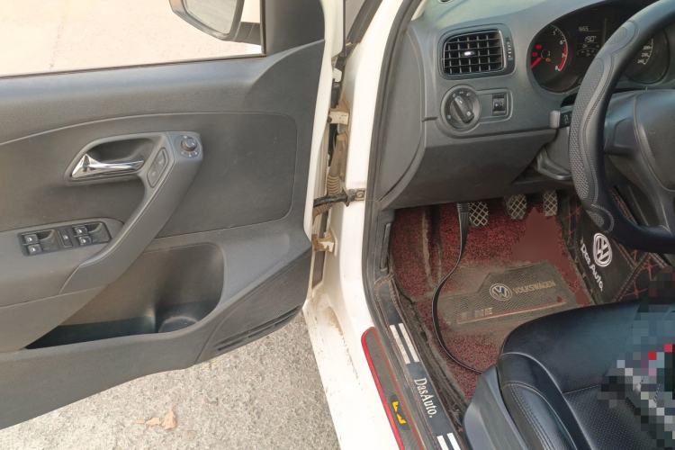 Used Volkswagen Polo 2016 1.4L Manual Fashion Model Driver Seat