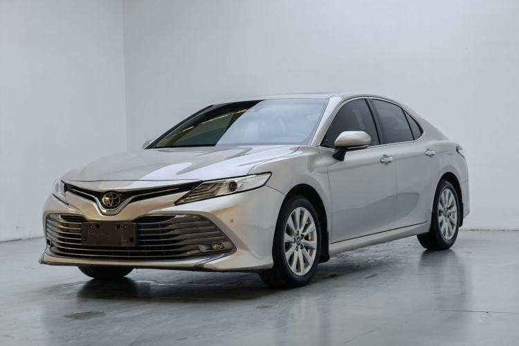 Used Toyota Camry 2019 Revised Version 2.0G Luxury Edition Front Left 45 Deg