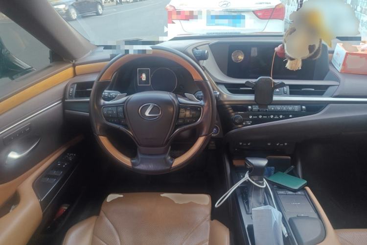 Used Lexus ES 2018 300h Premium Edition China V Standard