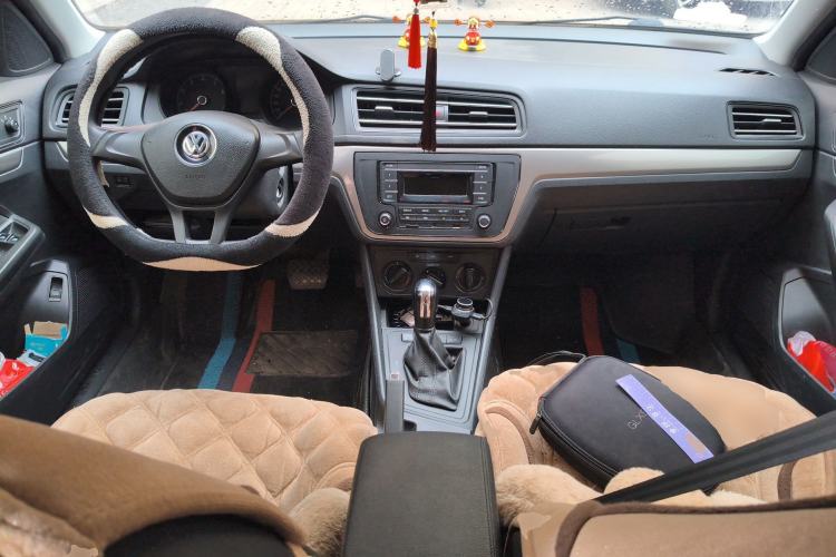 Used Volkswagen Lavida 2019 Lavida Start 1.5L Automatic Trendy Version China VI Standard Center Console