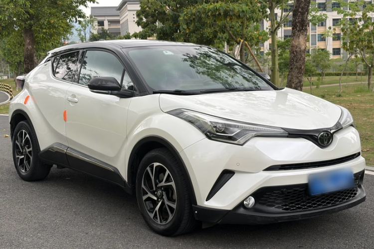 Used Toyota C-HR 2018 2.0L Luxury Sunroof Version China VI Standard Exterior 3