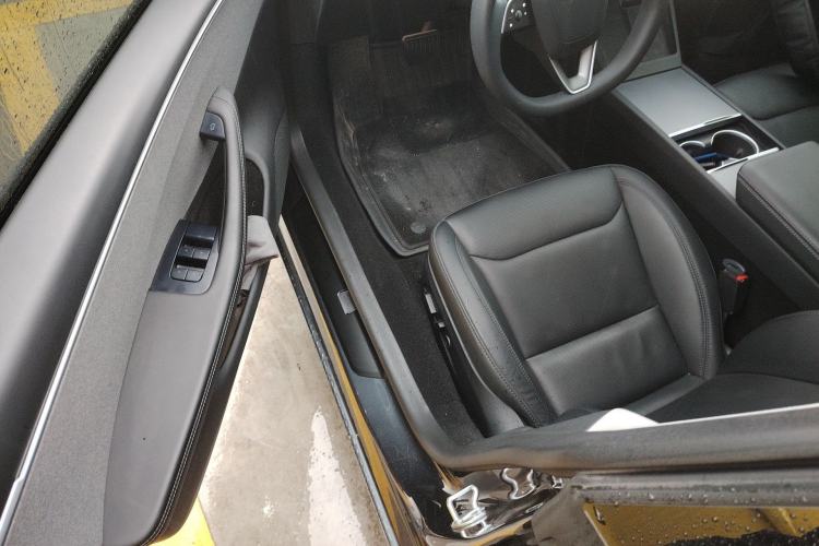 Used Tesla Model 3 2023 Rear-Wheel-Drive Version
