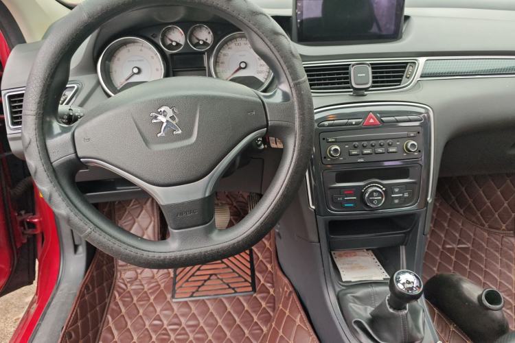 Used Peugeot 308 2012 1.6L Manual Fashion Edition Center Console