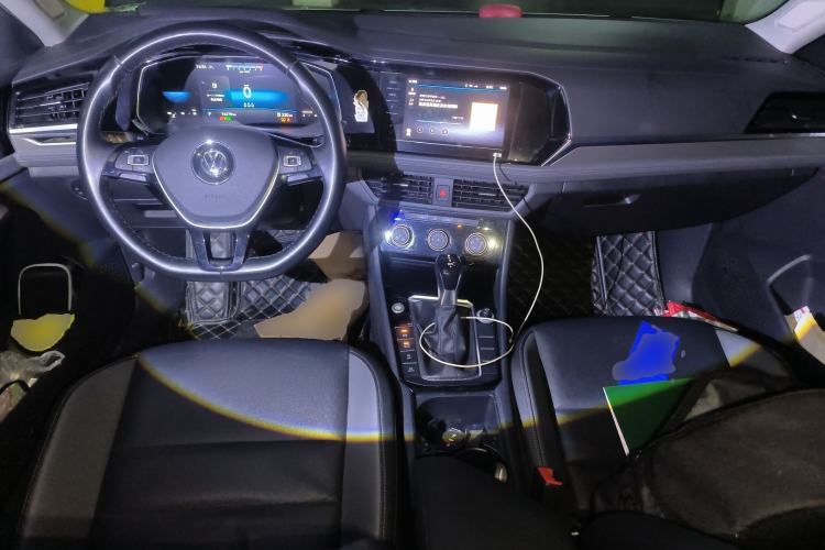 Used Volkswagen Sagitar 2020 280TSI DSG Comfort Version China VI Standard Center Console