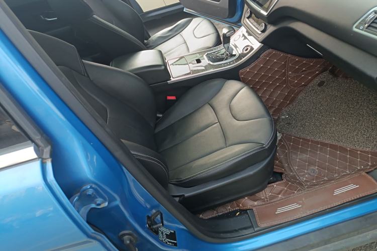 Used Land X7 2015 2.0T Panoramic Luxury Edition
