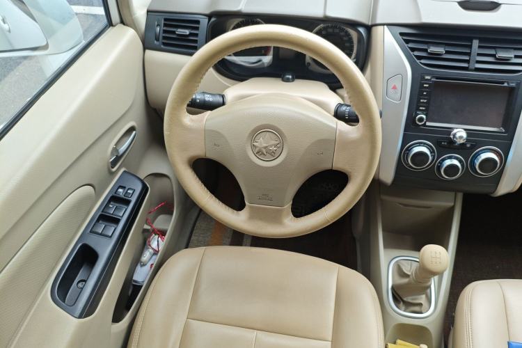 Used Venucia D50 2012 1.6L Manual Comfort Edition Steering Wheel