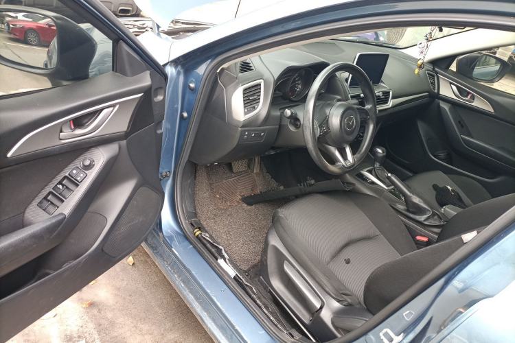 Used Mazda 3 Axela 2019 Cloud-Controlled Version Sedan 1.5L Automatic Comfort Trim China V Standard Driver Seat