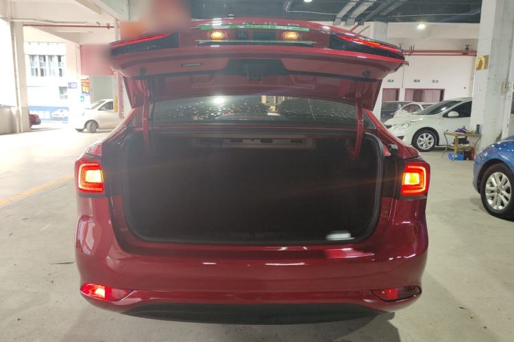 Used Roewe i5 2020 1.5L Automatic 4G Connect Luxury Flagship Edition