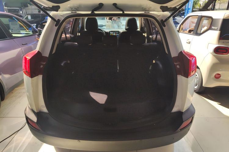 Used Toyota RAV4 2015 2.0L CVT Two-Wheel Drive Fashion Edition
