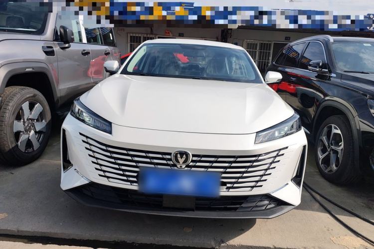 Used CHANGAN Eado 2025 Blue Whale 1.5T 500Bar Prestige Model
