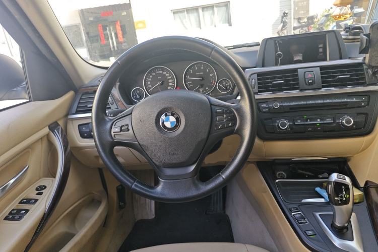 Used BMW 3 Series 2013 320Li Fashion Model Steering Wheel