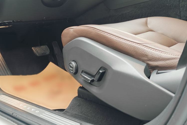 Used Volvo XC60 2019 T5 4x4 Smart Edition China V Standard