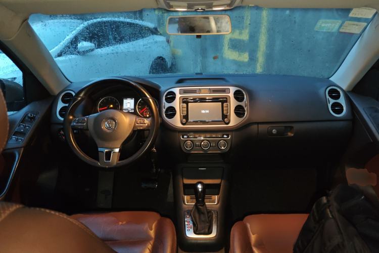 Used Volkswagen Tiguan 2013 1.8 TSI Automatic All-Wheel Drive Luxury Model Center Console