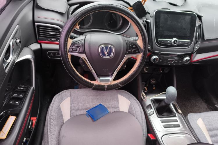 Used CHANGAN CS55 2019 1.5T Manual Colorful Model China VI Standard Steering Wheel