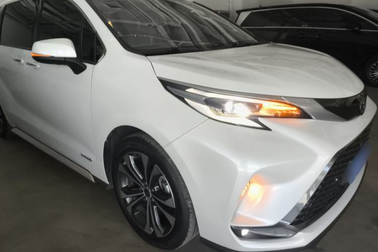 Used Toyota Granvia 2023 2.5L Hybrid Prestige PLUS Edition Exterior 1