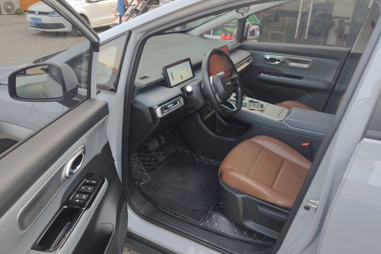 Used AION Y 2023 Plus 510 Enjoy Edition
