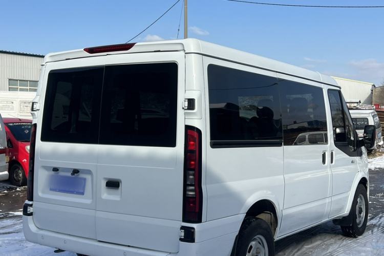 Used JMC Fushun 2023 2.0T Manual Short-Wheelbase Low-Roof Commercial Multi-Purpose Passenger Vehicle 6 Seats with Dual-Opening Tailgate