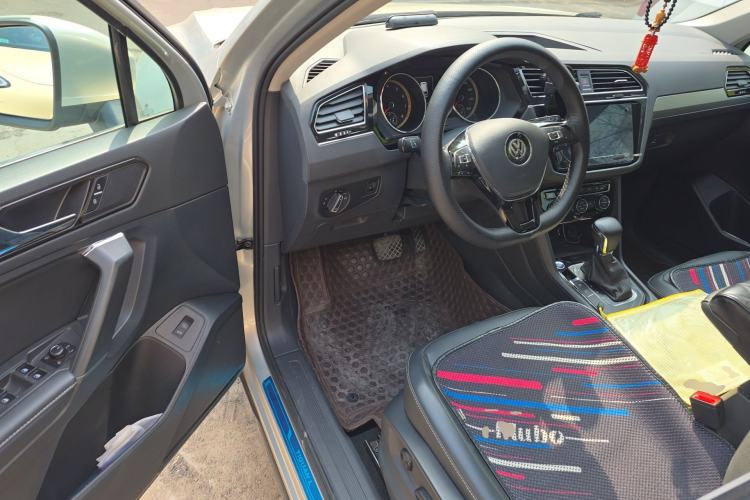 Used Volkswagen Tiguan L 2019 Revised 330TSI Automatic Two-Wheel Drive Smart & Luxury Edition China VI Standard
